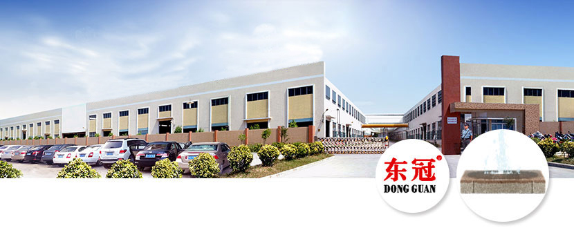  佛山市新東龍?zhí)沾捎邢薰敬蠼止?>
                <p>“東冠”陶瓷生態(tài)透水磚，是 佛山市新東龍?zhí)沾捎邢薰敬蠼止酒煜缕放飘a(chǎn)品。公司生產(chǎn)基地位于三水區(qū)中心科技工業(yè)園，營銷中心設(shè)在中國上海松江區(qū)，是一家集科研、生產(chǎn)、服務(wù)于一體的現(xiàn)代化大型建材企業(yè)。公司廠房面積超過40萬平米，擁有數(shù)千名專業(yè)技術(shù)人員及生產(chǎn)工人；日產(chǎn)量可達(dá)6萬平米以上，為目前國內(nèi)大型陶瓷生產(chǎn)企業(yè)之一。</p>
                <p> 佛山市新東龍?zhí)沾捎邢薰敬蠼止臼种匾曅庐a(chǎn)品的研發(fā)，為積極響應(yīng)國務(wù)院《關(guān)于推進(jìn)海綿城市建設(shè)的指導(dǎo)意見》，采用世界先進(jìn)的陶瓷生產(chǎn)設(shè)備，吸收和消化國內(nèi)外先進(jìn)生產(chǎn)技術(shù)，研發(fā)并推出性能獨(dú)特的生態(tài)透水磚。本產(chǎn)品以陶瓷廢料為主原料高溫?zé)桑蔷哂斜亍⒖箟骸⒖购⑽簟⒔翟搿⒎阑⒛惋L(fēng)化并可重復(fù)使用等優(yōu)點(diǎn)的綠色環(huán)保產(chǎn)品。</p>
                <p>未來城市發(fā)展以“生態(tài)、節(jié)能、環(huán)保”為主要特征，使用生態(tài)透水磚鋪設(shè)城市道路、廣場，其強(qiáng)大的透水性（透水系數(shù)在3.0x0.01mm/s以上），能應(yīng)付60mm/h的降雨量，可以使雨水迅速滲透地下，具有改善植被的生存環(huán)境、調(diào)節(jié)大氣溫度、凈化空氣、消除霧霾、恢復(fù)地表水循環(huán)系統(tǒng)、防止地表硬化和避免城市內(nèi)澇的功能，從而一定程度上可以解決城市“熱島效應(yīng)”。</p>
            </div>
        </div>
        <!-- 走進(jìn)東冠 end -->
    </section>
    <!-- 關(guān)于東冠 end -->


	<footer>
        <nav>
            <p>
				<a href=
